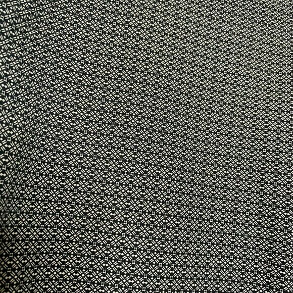 Hilary Radley black geometric print cropped Pants Size 12 - Picture 4 of 10